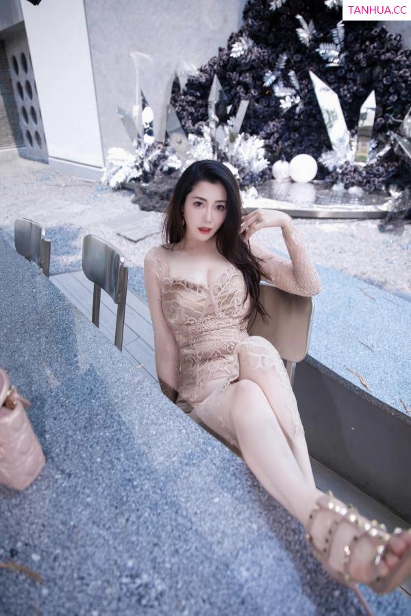   [XiuRen]高清写真图 2023.08.11 No.7216 严利娅Yuliya 丰腴美臀第15张图片